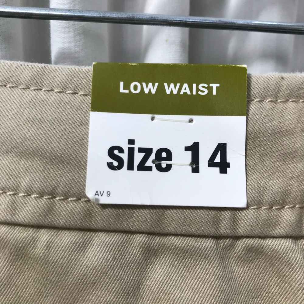 NEW - Old Navy Khaki Bermuda Shorts Low Waist size 14 NWT ladies - Picture 5 of 8